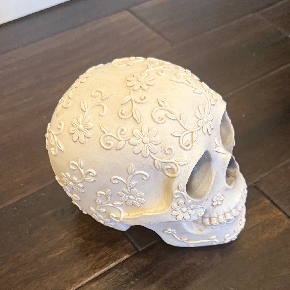 Floral Skull Home Accent in Cream - Picture 2 of 2